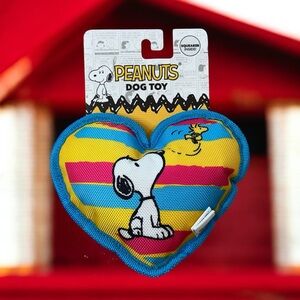 Snoopy Dog Toy NWT Heart Peanuts Squeaky Charlie Brown Pet Puppy Gift